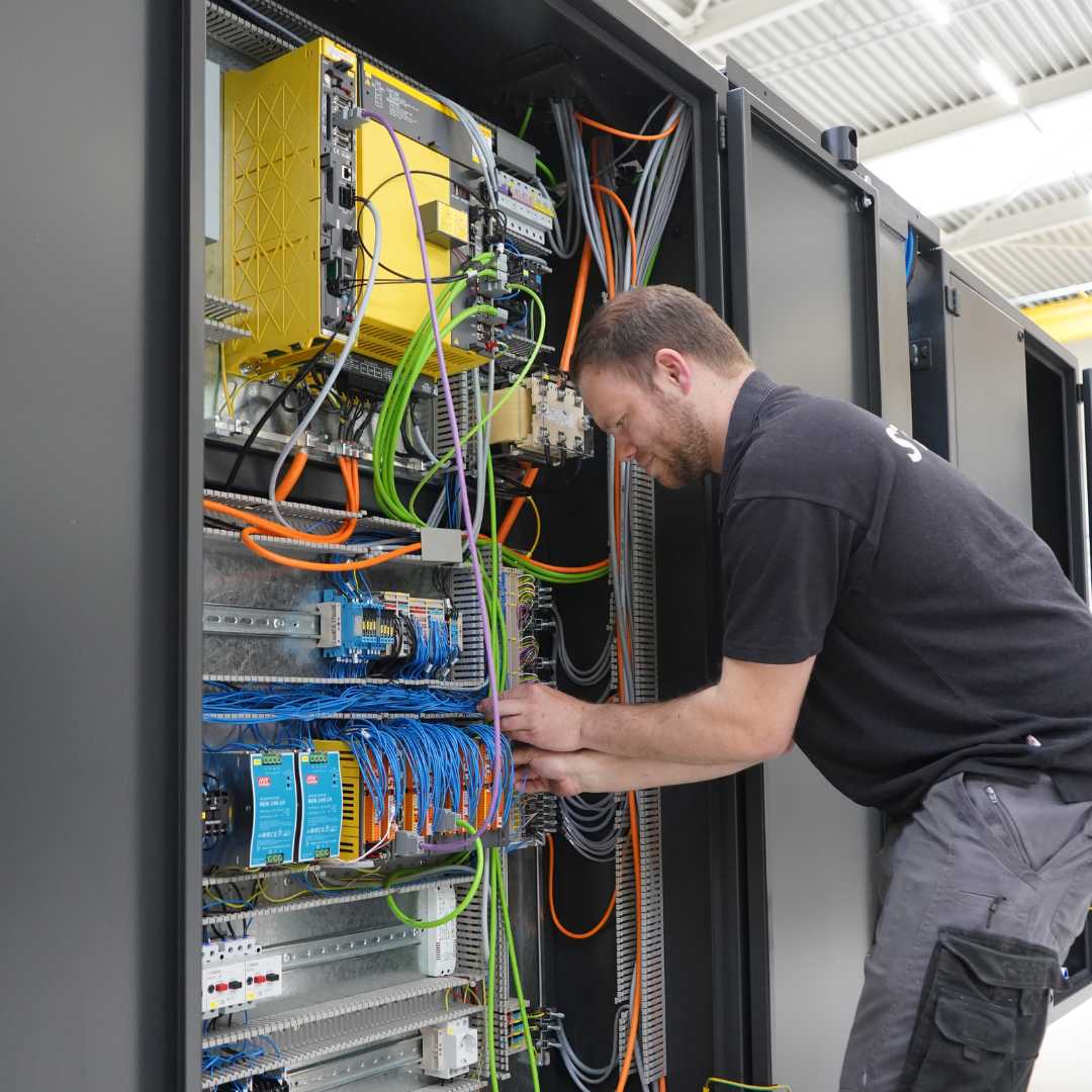 Montage einer BT 1500 mit FANUC-Komponenten
