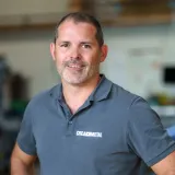 Mario Weber, Inhaber und Geschäftsführer, in der Werkstatt