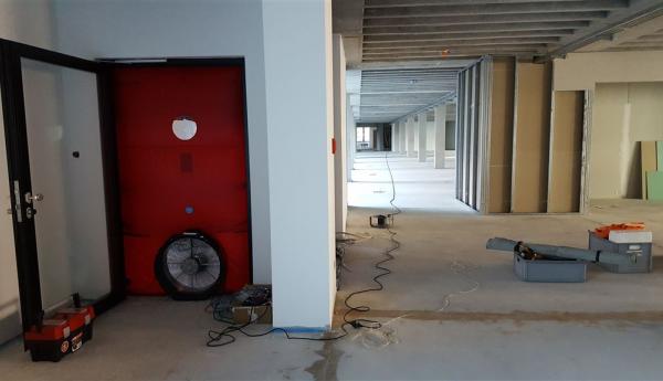 Blower-door test