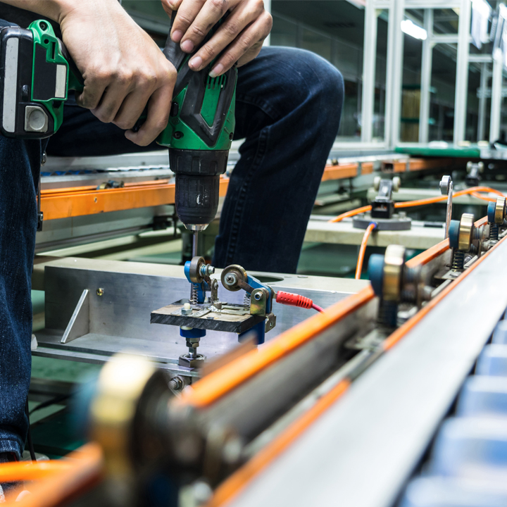 Reparatur und Montage von Hydraulikaggregaten