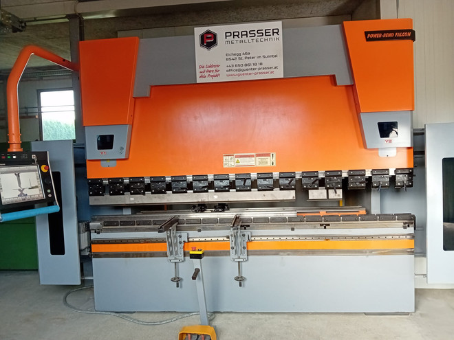 Abkantpresse mit CNC-Steuerung