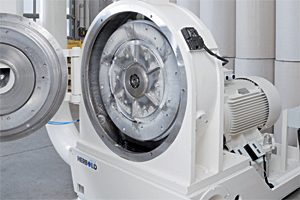 Fine mill / pulverizing mill
