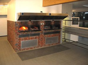 Holzbackofen
