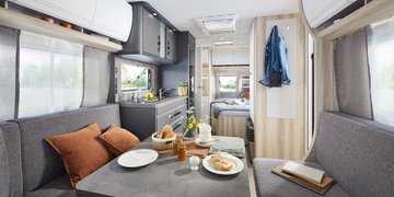DE LUXE Wohnwagen