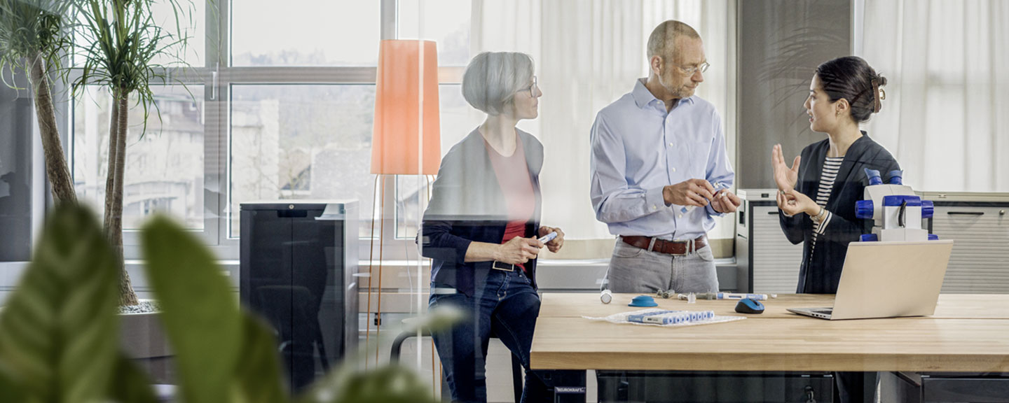 Entwicklungsteam im Projektgespräch