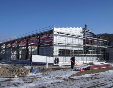 Bau der eigenen Produktionsstätte (2008–2009)