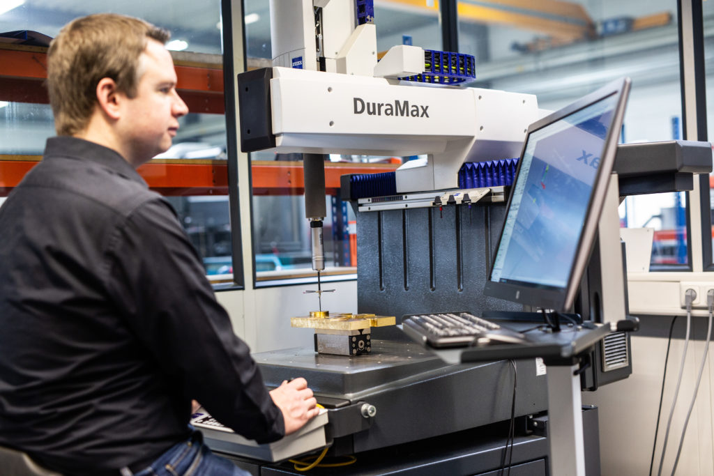 Qualitätskontrolle auf der ZEISS-Messmaschine