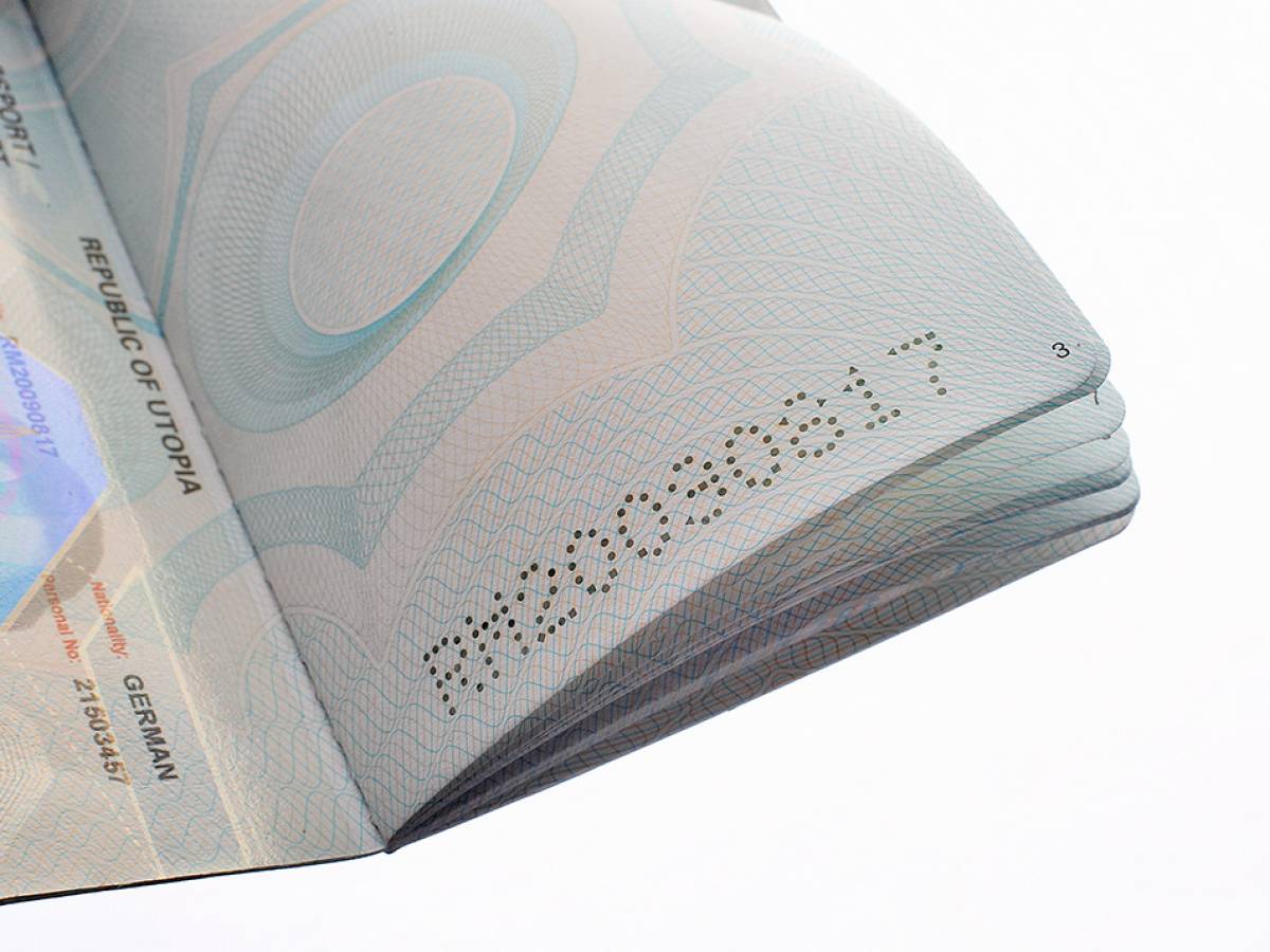Perforierte Passnummer (Reisepass)