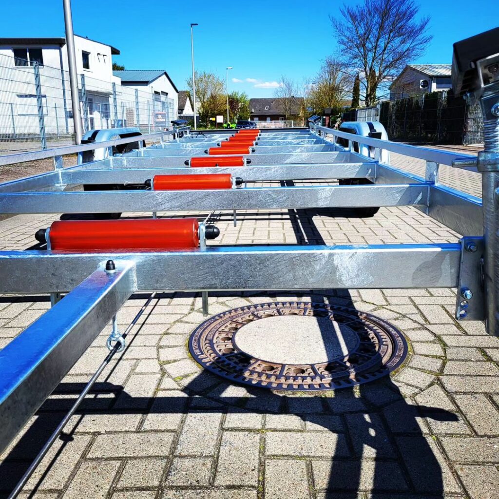 Torfkahn-Trailer mit 300-mm-Glattrollen