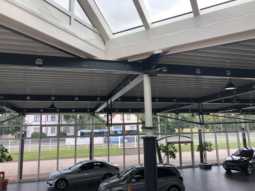 Autohaus Moll: Showroom- und Werkstattbeleuchtung