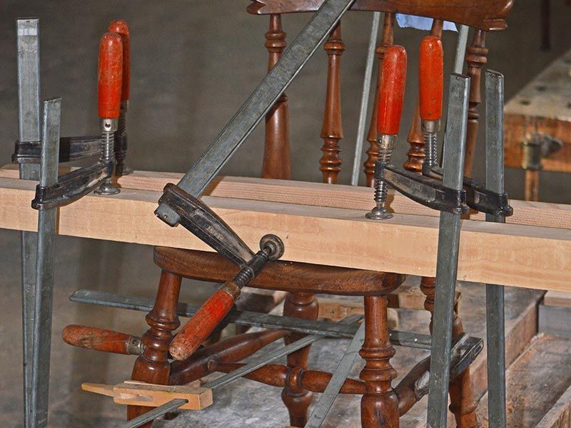Stuhl-Reparatur
