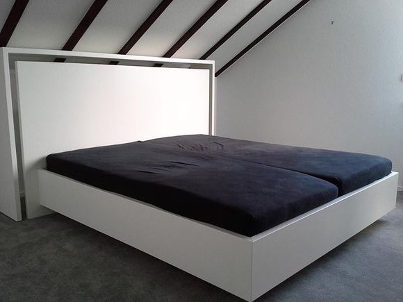 Bett (Maßanfertigung)