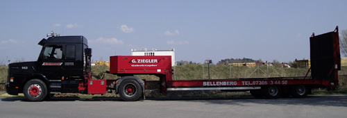 Staplertransport mit eigenem Sattelzug