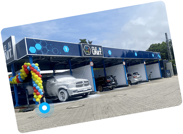 SB-Waschanlage mit mehreren Waschboxen