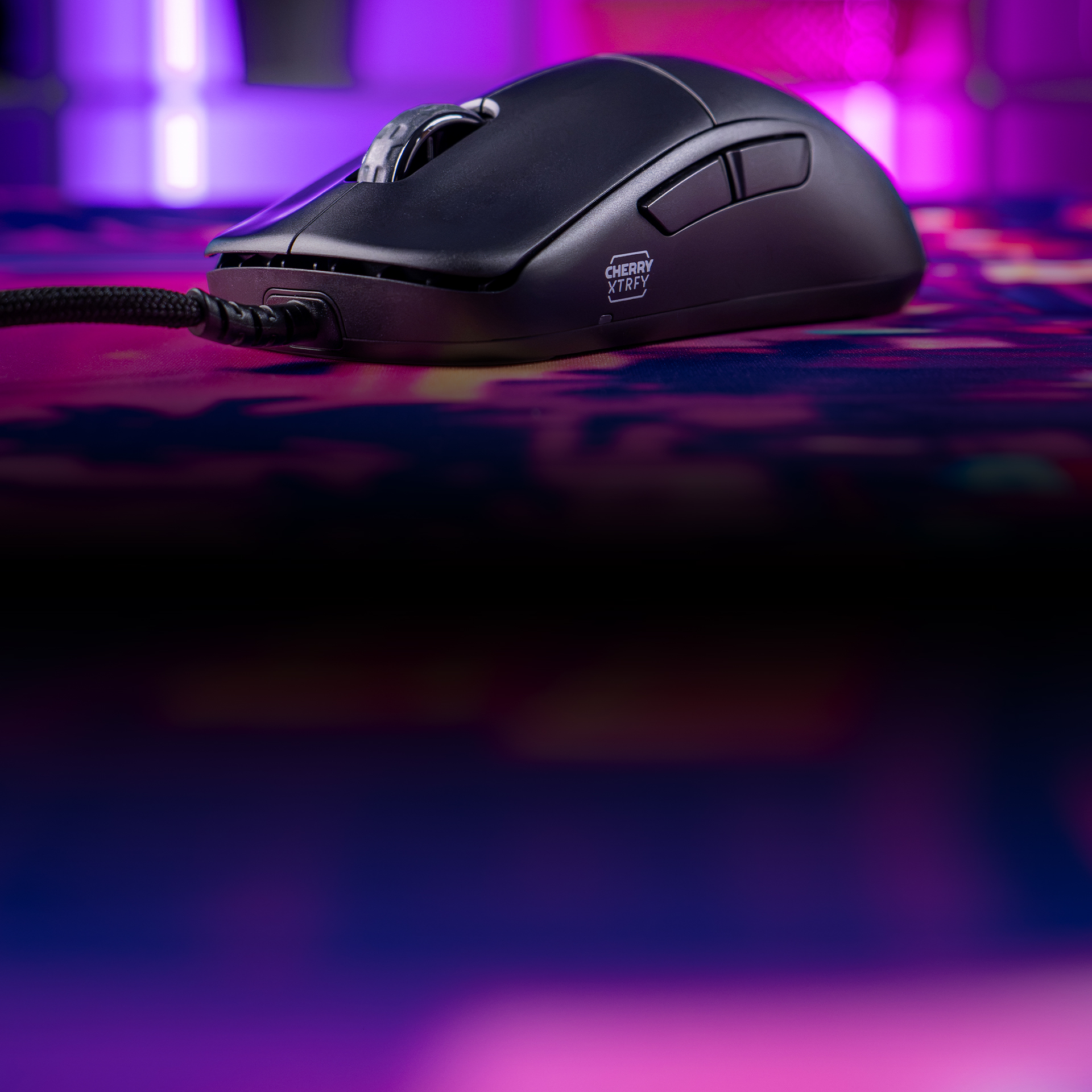 Gaming-Maus XTRFY M42V2