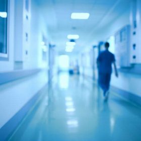 Lärmüberwachung im Krankenhausflur