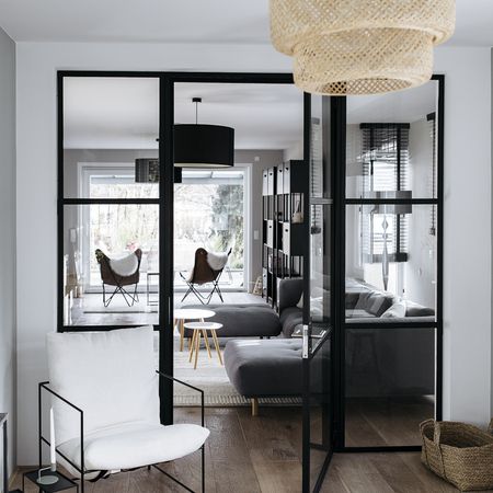 Stahl-Glas-Trennwand im Loftstil