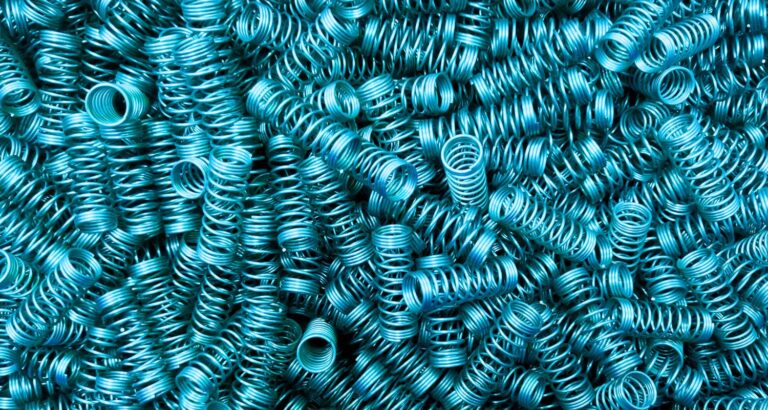 Trommellackierte Massenkleinteile