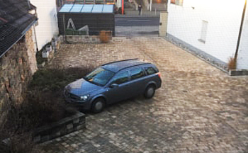 Kundenparkplatz am Geschäft