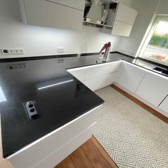 Kitchen worktop Nero Assoluto polished