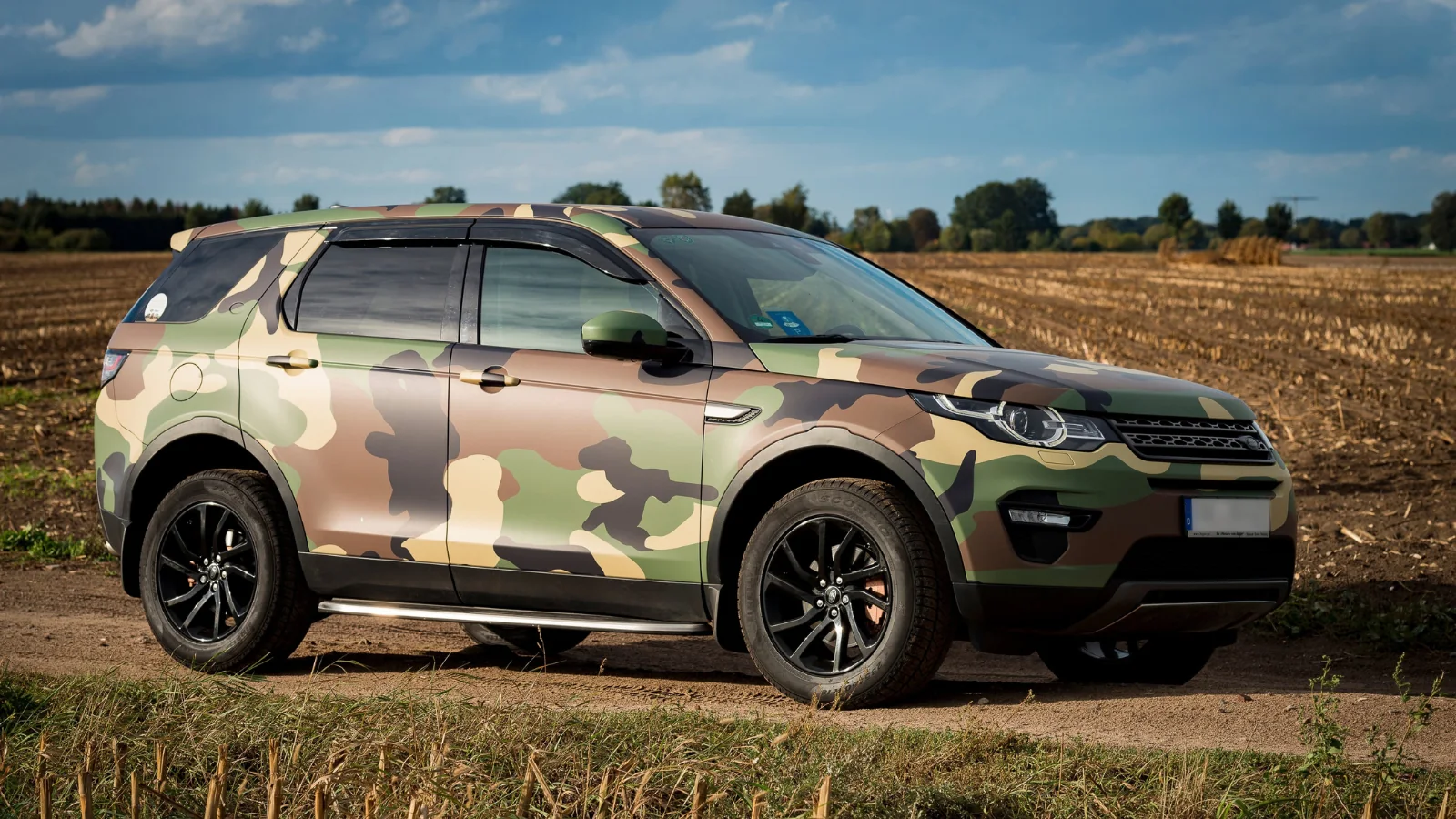 Geländewagen mit Vollfolierung