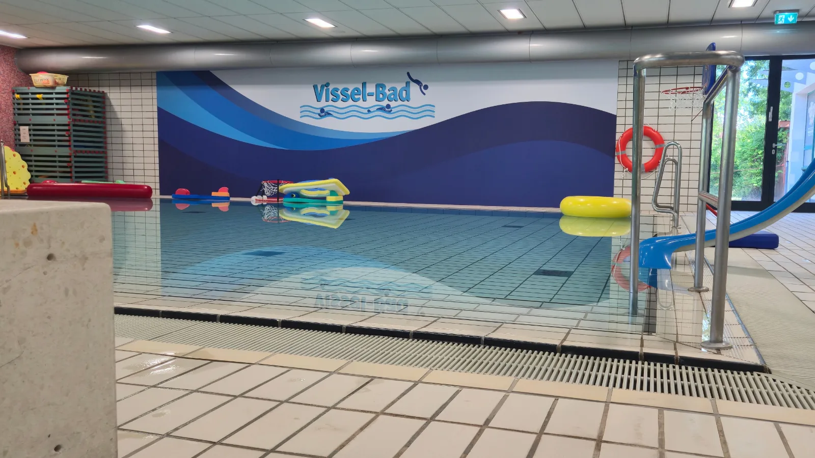 Großformatiges Wandbild Hallenbad