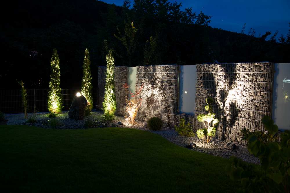 Gartenbeleuchtung bei Nacht