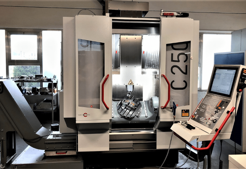 Baugruppen- und Maschinenteil auf Hermle C250 U