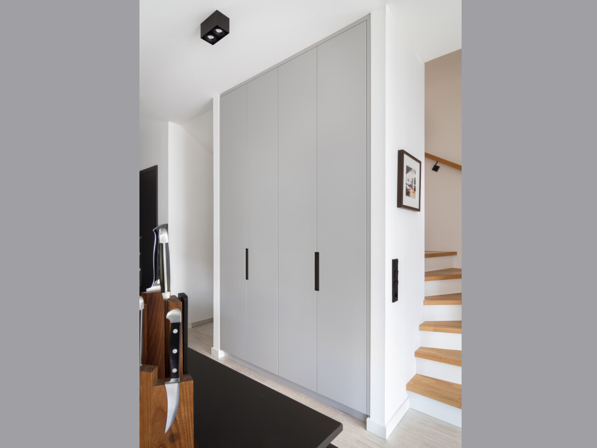 Garderobe mit schlanken Griffen