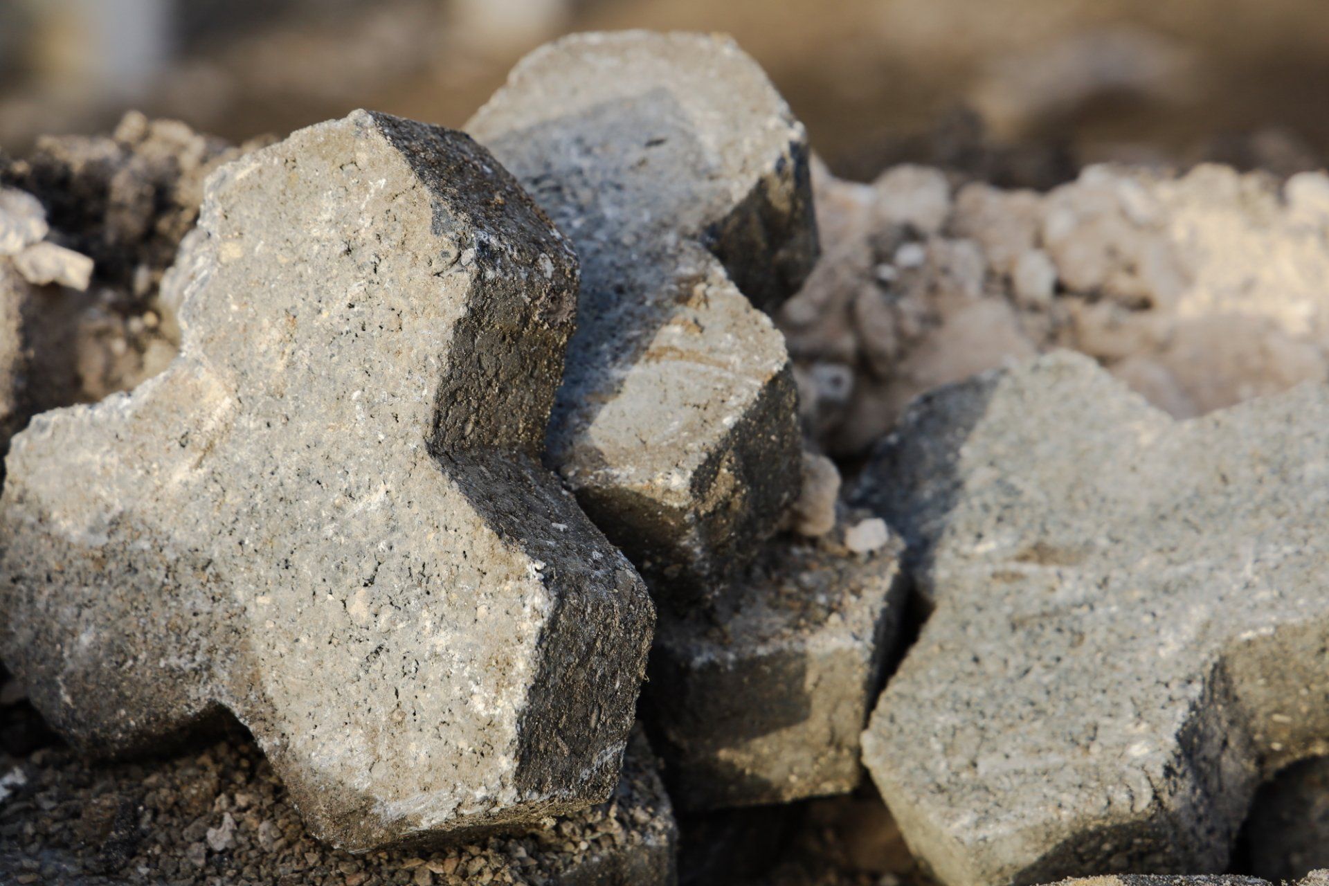 Betonbruch zur Verarbeitung zu Recycling-Baustoffen