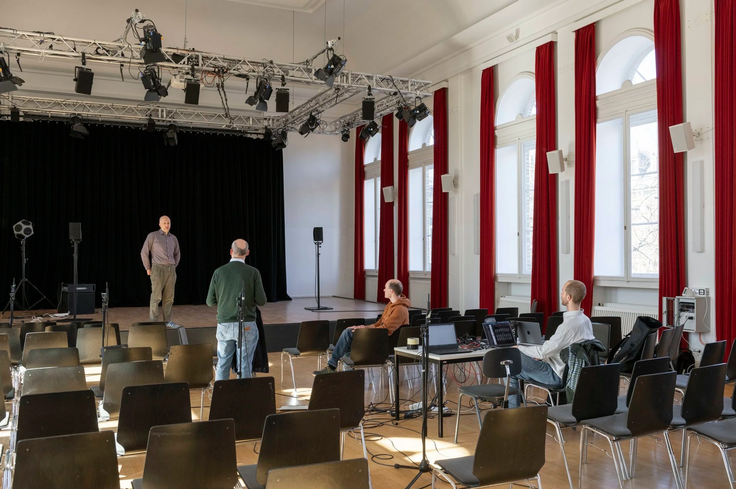 Amadeus-Team vor Ort