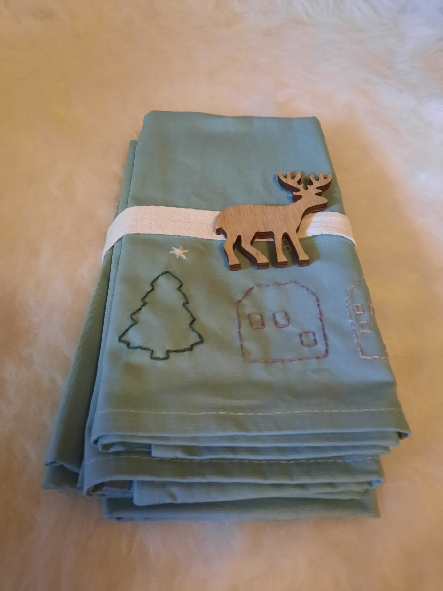 Handbestickte Servietten (4er-Set)