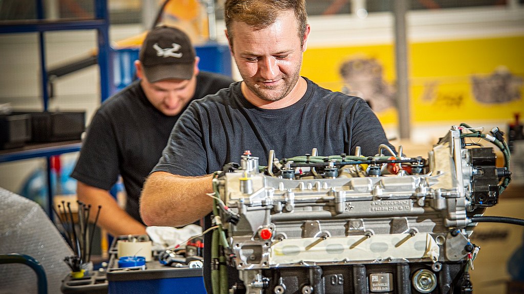 Motorenfertigung bei Austro Engine