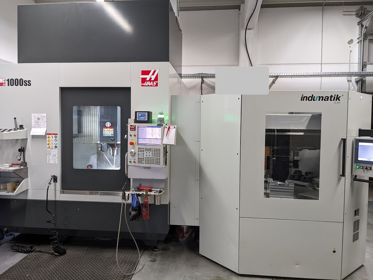 5-Achs-Bearbeitungszentrum Haas 1000SS mit Automatisierung