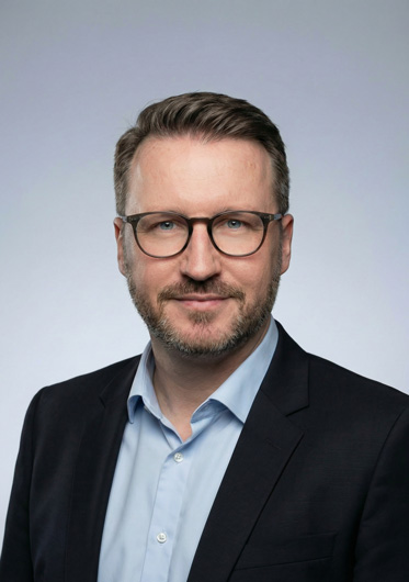 Viktor Meszaros, Marketing & Vertrieb