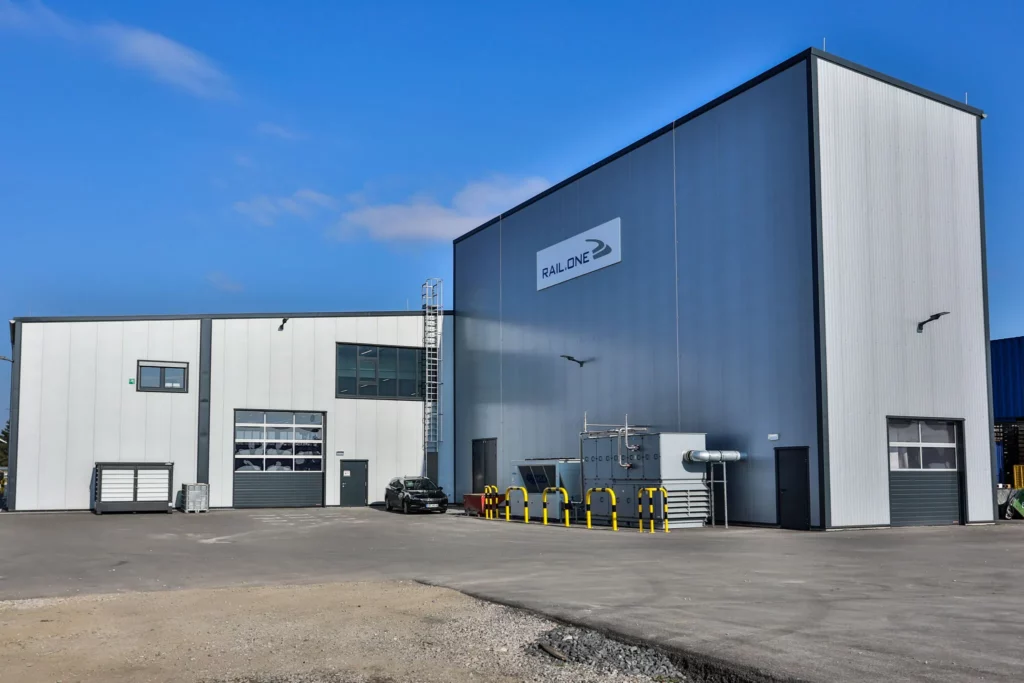 Fertiggestellte Produktionshalle RailOne, Schwandorf