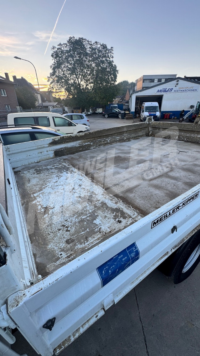 IVECO Daily 70 E 18 Doppelkabine mit MEILLER 3-Seiten-Kipper