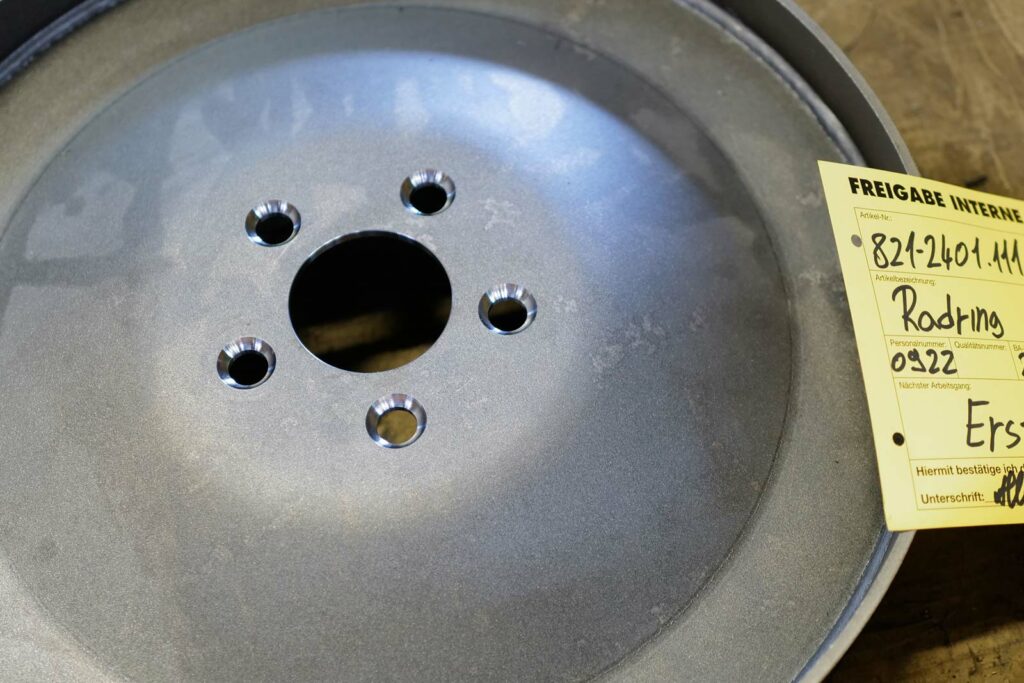 Mechanisch bearbeitete Baugruppe