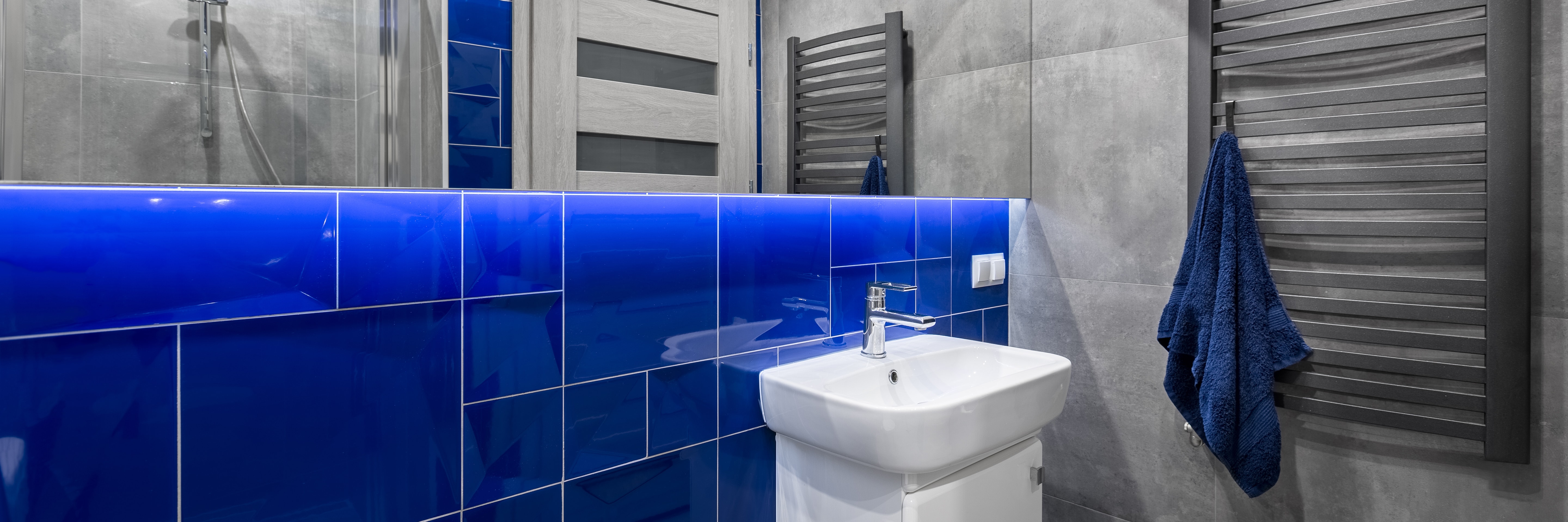 Badezimmer mit Dusche