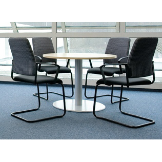 Round table with Goal chair