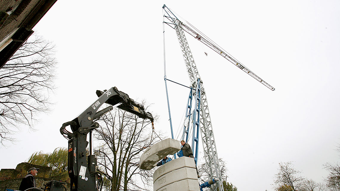 Crane assembly