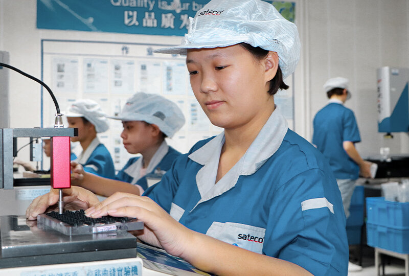Qualitätstests im Prüflabor in China