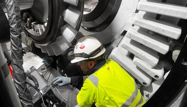 Polverbinder-Reparatur an Turbogenerator