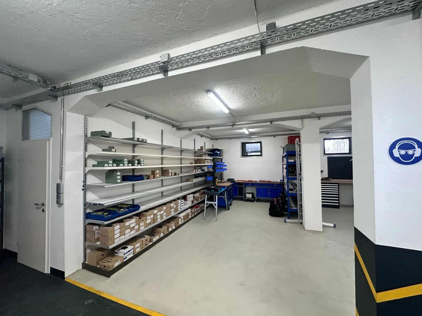 Lager und Materialbereitstellung