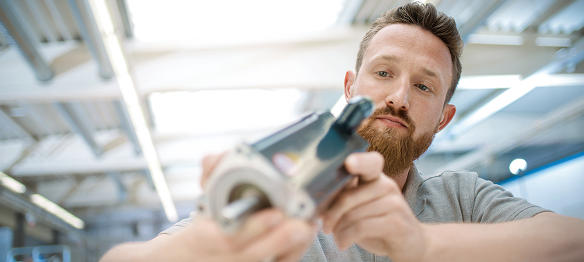 Techniker bei FERTIG Motors