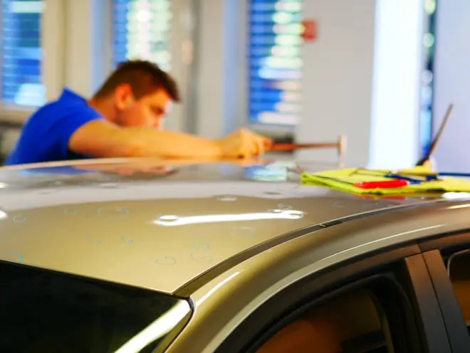 Beulendoktor bei der Arbeit