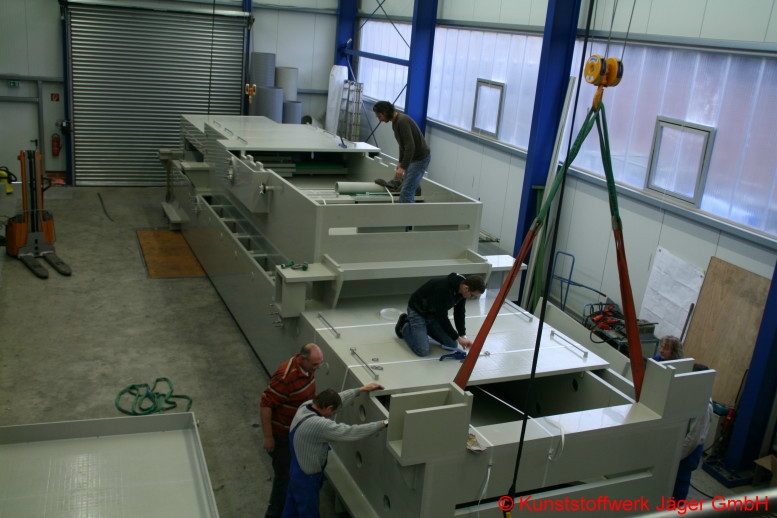 Fertigung in der Produktionshalle