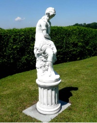 Gartenstatue Eirene