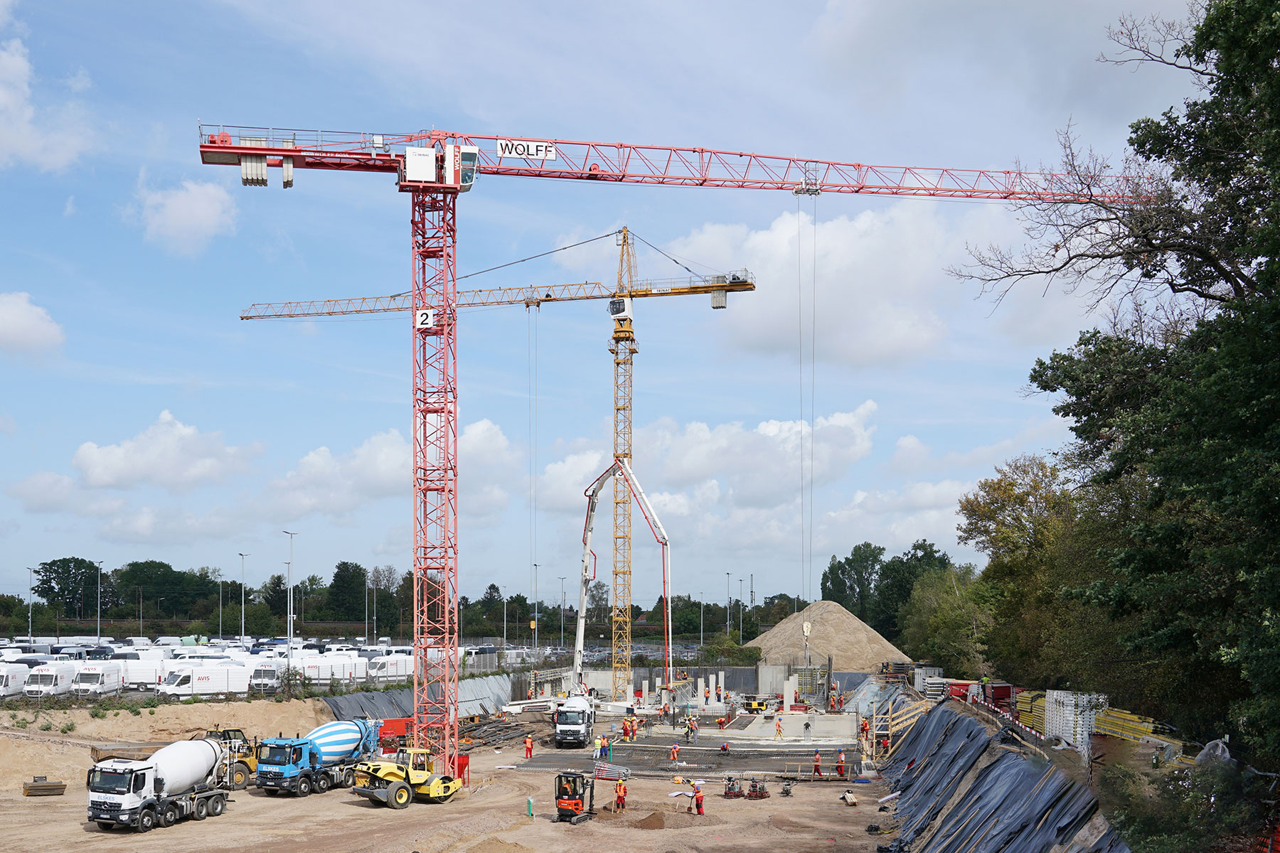 Baustellensituation mit Betonpumpe