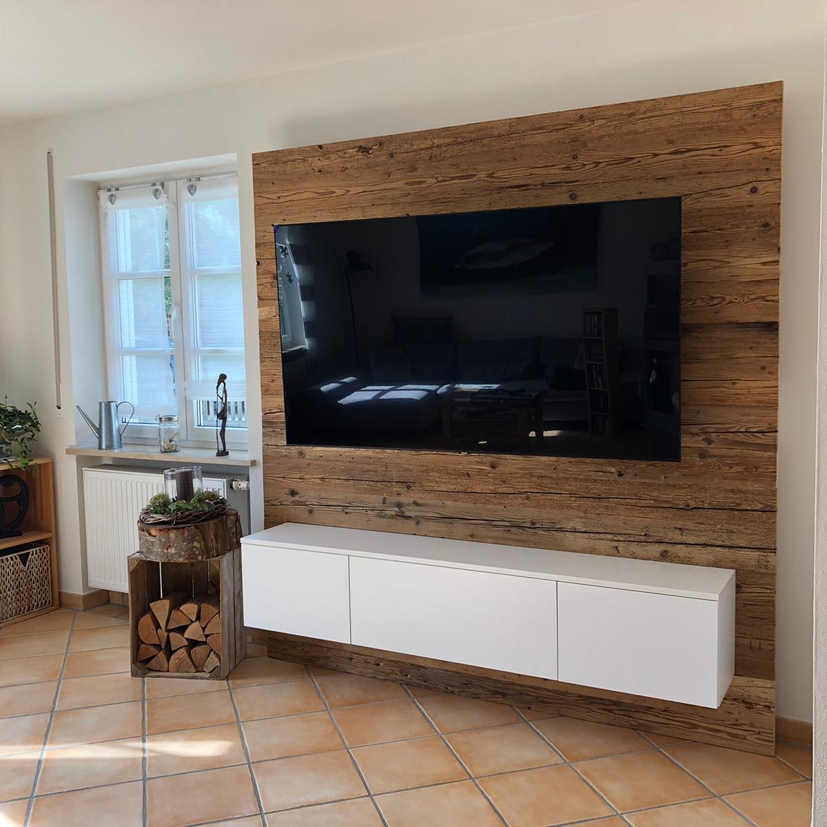 Commercial fixtures